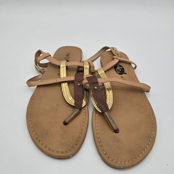 Rue21 Etc Tan Flat Sandals Size 6/7 With Gold & Brown Straps Adjustable Buckle C - Picture 5 of 8